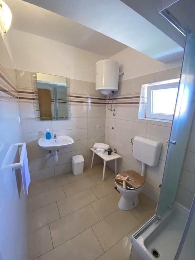 Apartments Zvonimir Privlaka  Exterior photo
